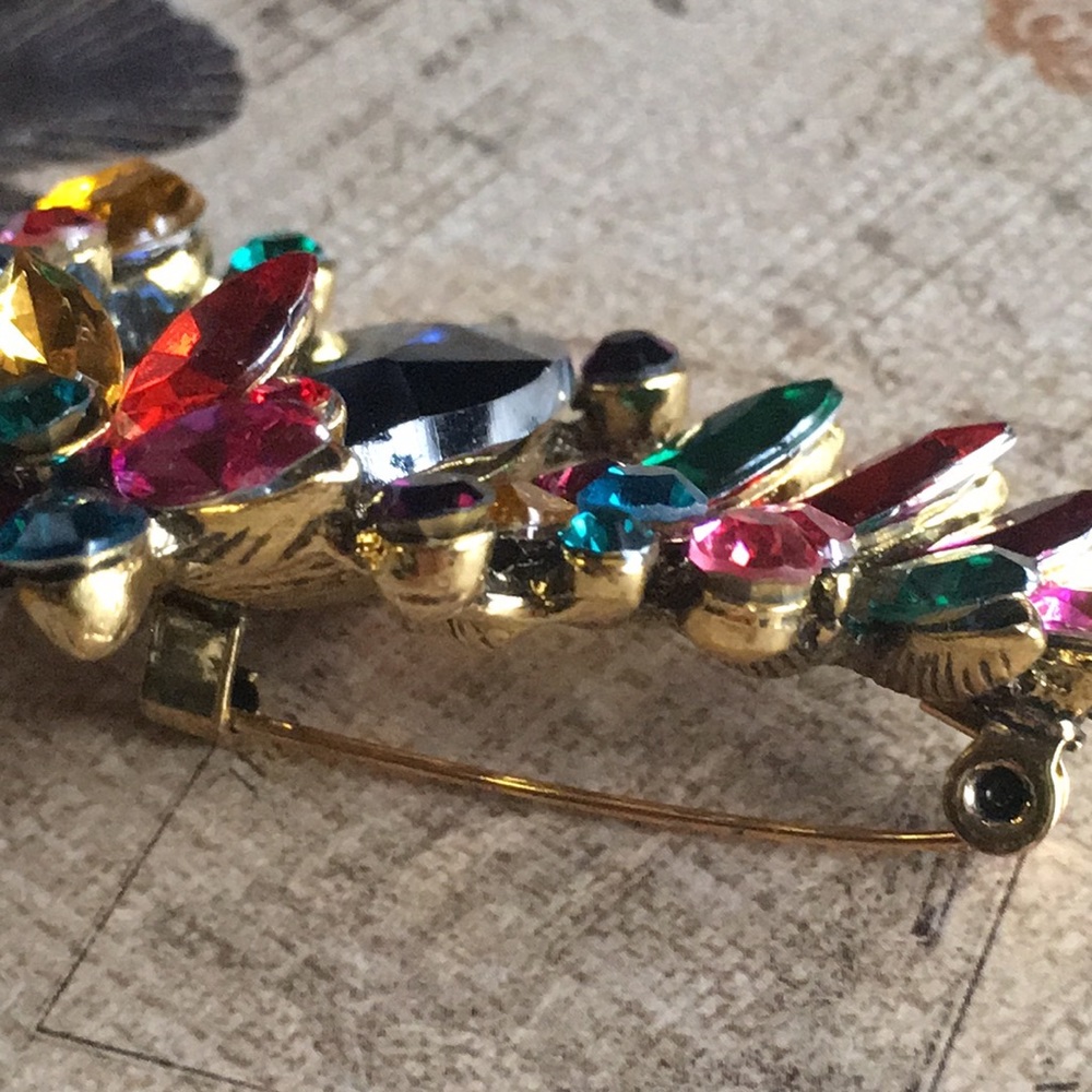 Multi-Color Crystal Flower Necklace - Picture 13 of 14